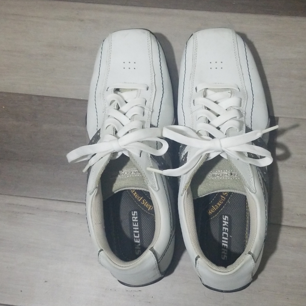 Skechers sneakers white